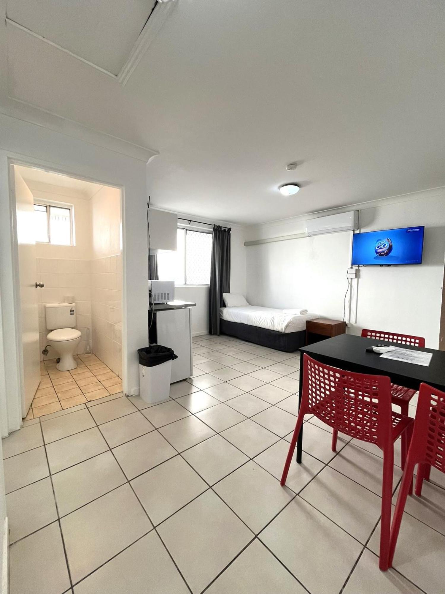 Browns Broadbeach Motel Gold Coast